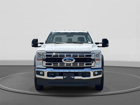 New 2024 Ford F450 XL w/ XL Chrome Package image 3