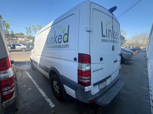 Used 2015 Mercedes-Benz Sprinter 2500 image 2