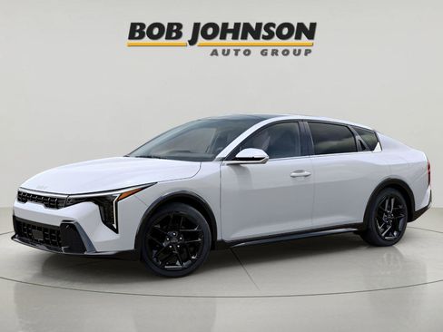 New 2025 Kia K4 GT-Line Turbo FWD image 3