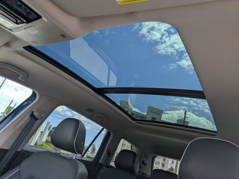 Used 2025 Volkswagen Atlas SEL Premium R-Line AWD/4WD image 23