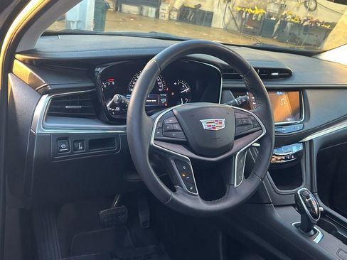 Used 2017 Cadillac XT5 Luxury w/ Driver Awareness Package image 32