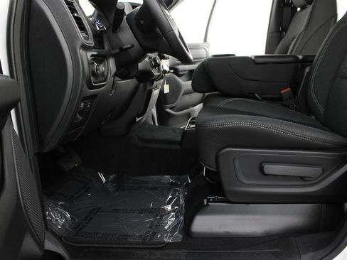 New 2026 RAM 1500 Express AWD/4WD image 15