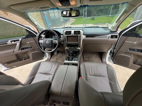 Used 2018 Lexus GX 460 w/ Navigation Package AWD/4WD image 32