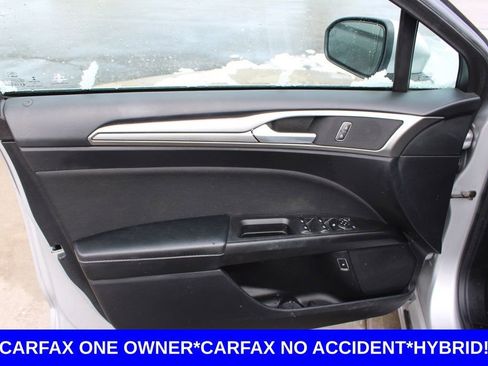 Used 2019 Ford Fusion SE image 19