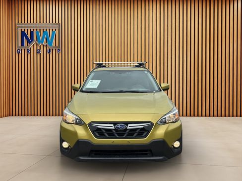 Used 2021 Subaru Crosstrek 2.0i Premium w/ Moonroof Package image 2