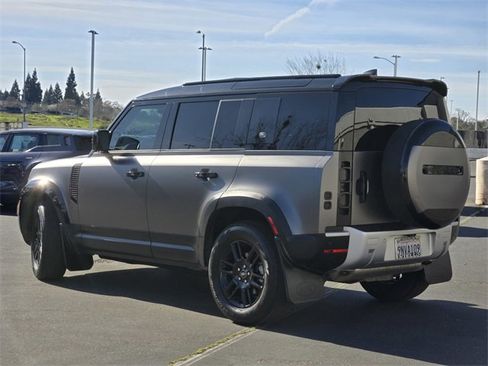 Used 2023 Land Rover Defender 110 S image 6