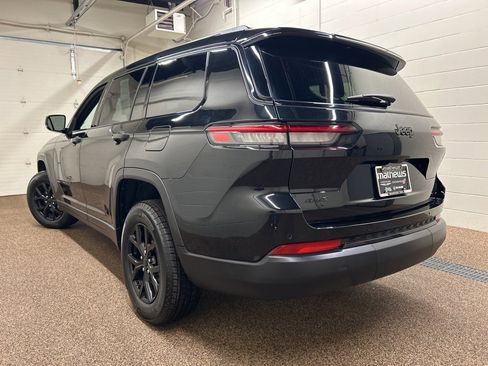 Used 2025 Jeep Grand Cherokee L Altitude image 4