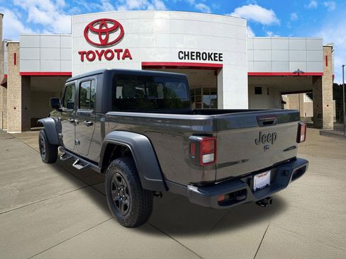 Used 2025 Jeep Gladiator Sport AWD/4WD image 7