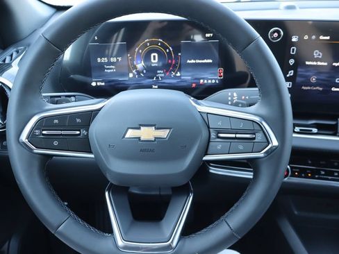 New 2027 Chevrolet Equinox LT w/ Convenience Package II FWD image 7
