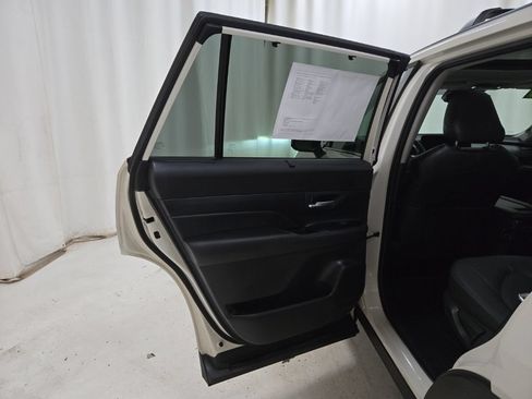 Used 2024 Toyota Grand Highlander AWD image 50