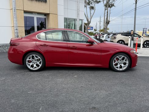 Used 2021 Alfa Romeo Giulia Ti w/ Active Assist 2 Package TI image 2