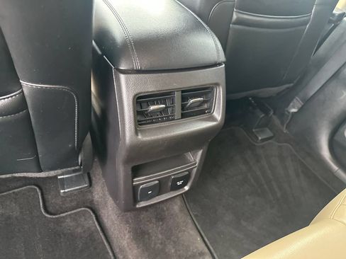 Used 2018 Ford Edge SEL w/ Equipment Group 201A FWD image 30