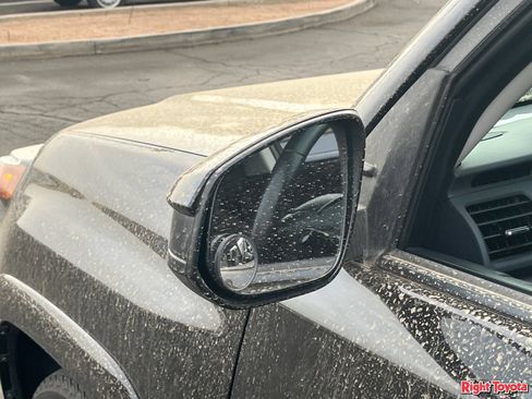 Used 2021 Toyota 4Runner SR5 RWD image 9