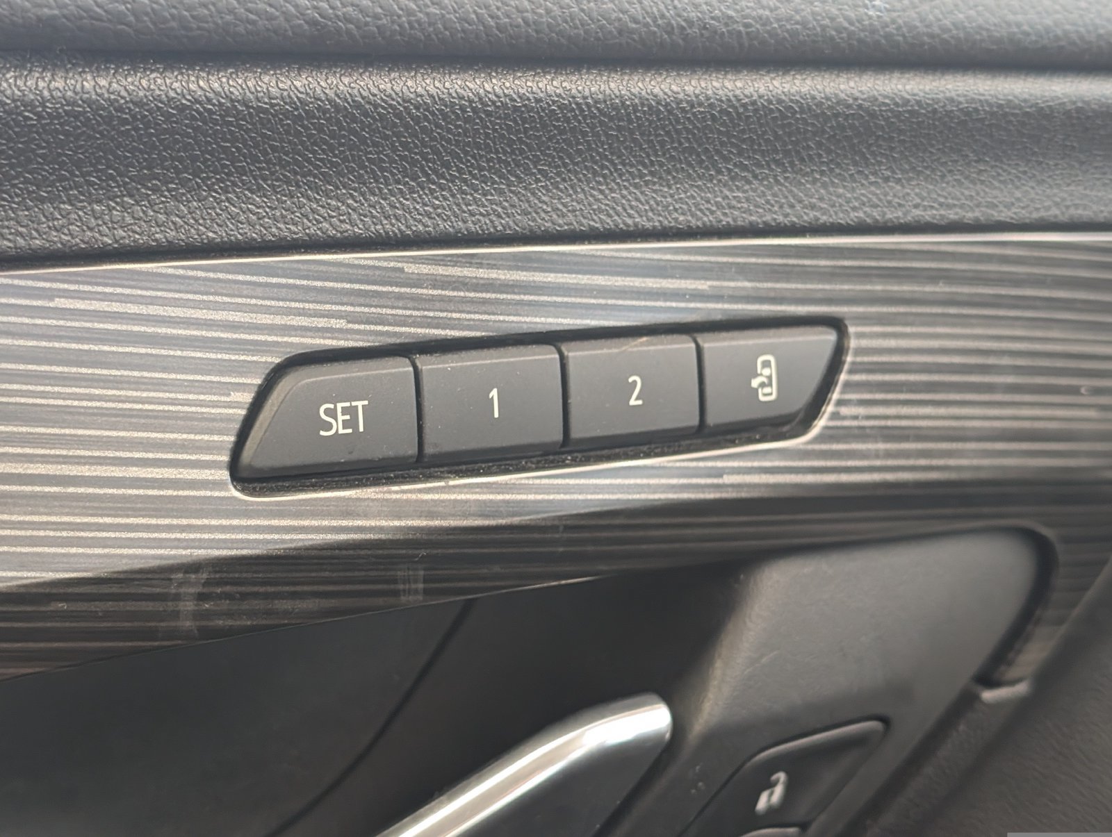 Used 2024 GMC Terrain SLT w/ LPO, Floor Liner Package AWD/4WD image 14