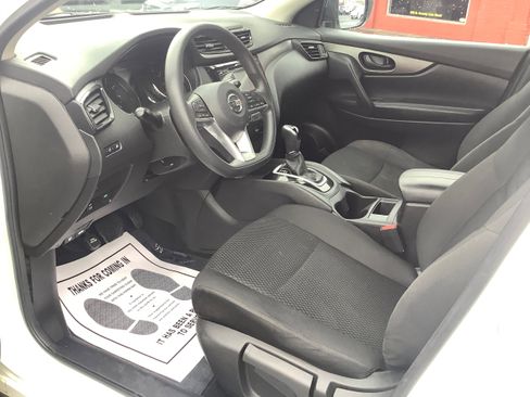 Used 2018 Nissan Rogue Sport S image 11