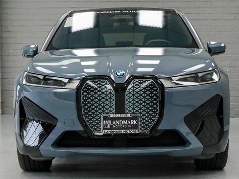 Used 2024 BMW iX xDrive50 w/ Premium Package AWD/4WD image 3
