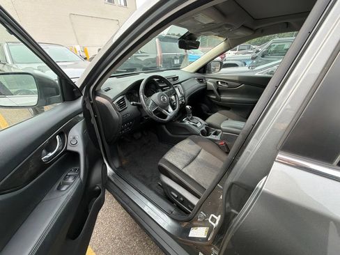 Used 2020 Nissan Rogue SV w/ Sun & Sound Touring Package AWD/4WD image 9