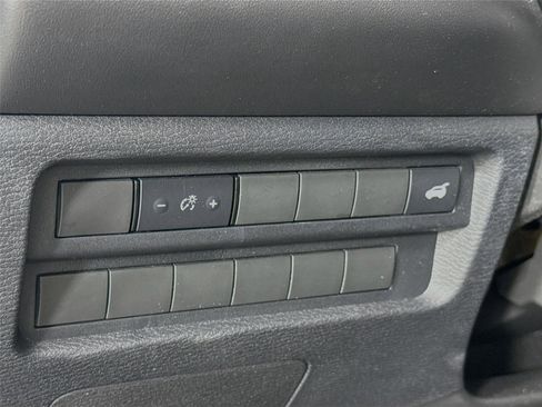 Used 2024 Mitsubishi Outlander SE image 6