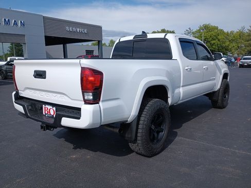 Used 2019 Toyota Tacoma TRD Sport AWD/4WD image 8
