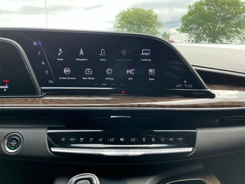 Used 2024 Cadillac Escalade Sport Platinum w/ LPO, ONYX Package AWD/4WD image 39