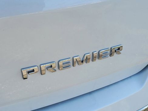 Used 2023 Chevrolet Traverse Premier w/ LPO, Floor Liner Package AWD/4WD image 36