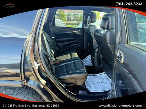 Used 2014 Jeep Grand Cherokee Limited w/ Luxury Group II image 18