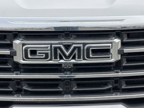 Used 2024 GMC Acadia Elevation image 45