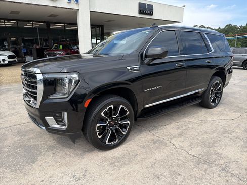 Used 2023 GMC Yukon SLT RWD image 2