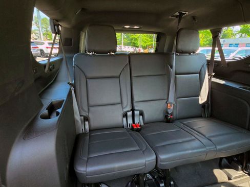 Used 2023 Chevrolet Suburban Z71 w/ Luxury Package AWD/4WD image 53