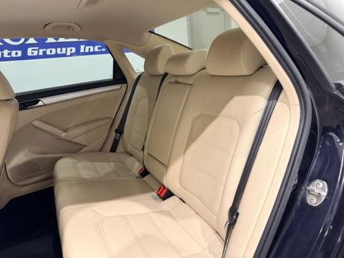 Used 2019 Volkswagen Passat 2.0T Wolfsburg w/ Wheels & Sunroof Package FWD image 31