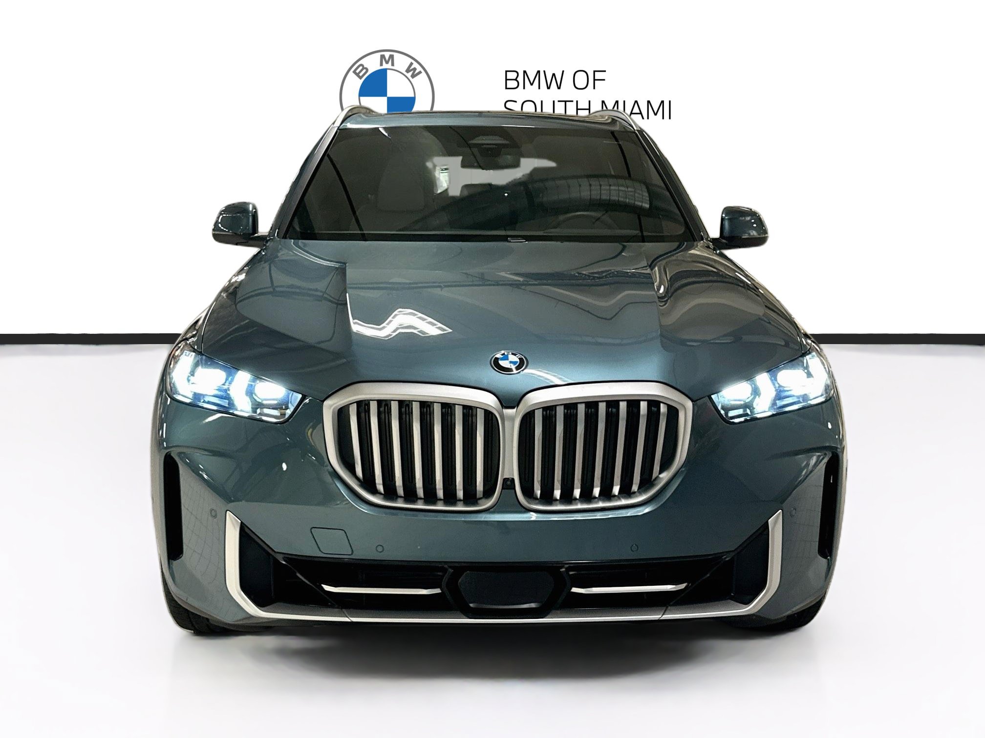 Certified 2024 BMW X5 xDrive40i w/ Parking Assistance Package AWD/4WD image 2