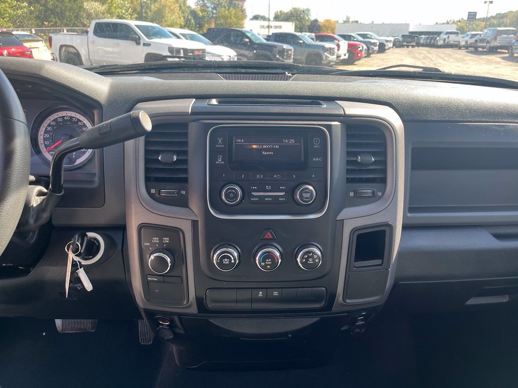 Used 2018 RAM 1500 ST w/ SXT Appearance Group AWD/4WD image 24