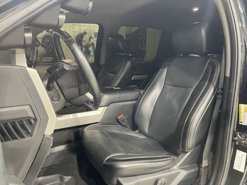 Used 2019 Ford F450 Lariat w/ Lariat Ultimate Package AWD/4WD image 18