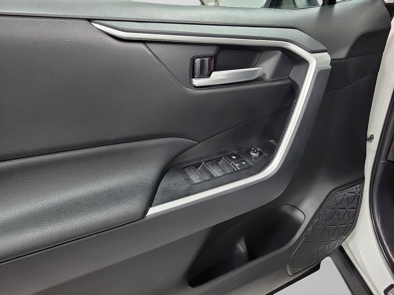 Certified 2025 Toyota RAV4 XLE w/ Convenience Package FWD image 11