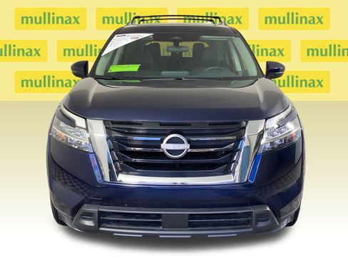 Used 2022 Nissan Pathfinder SV w/ SV Premium Package image 15