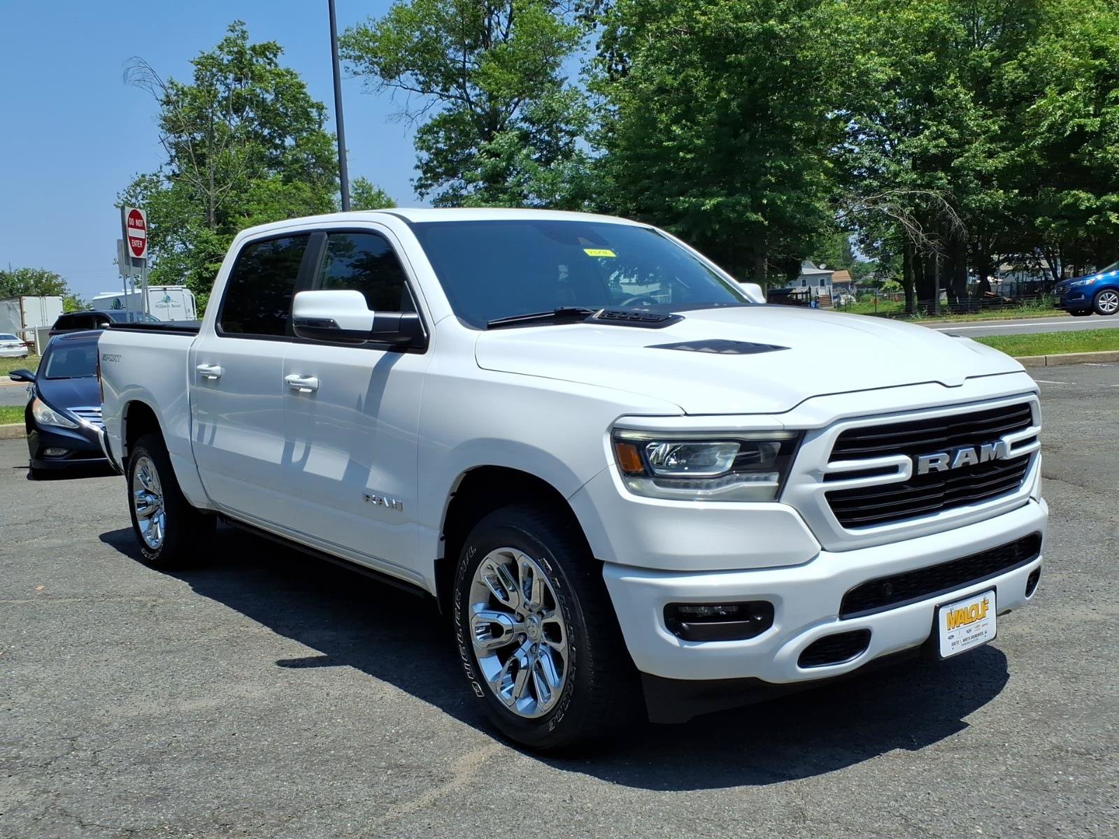 Used 2023 RAM 1500 Laramie AWD/4WD image 1