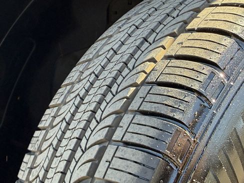 Used 2022 Kia Niro LXS image 12