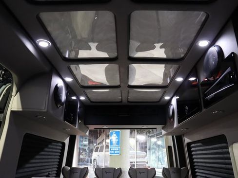 Used 2023 Mercedes-Benz Sprinter 2500 image 11