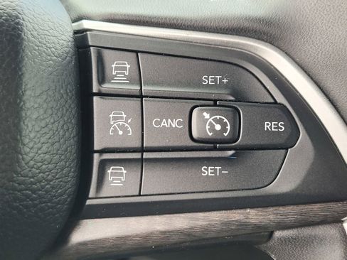 Used 2024 Jeep Grand Cherokee L Limited w/ Luxury Tech Group II AWD/4WD image 25