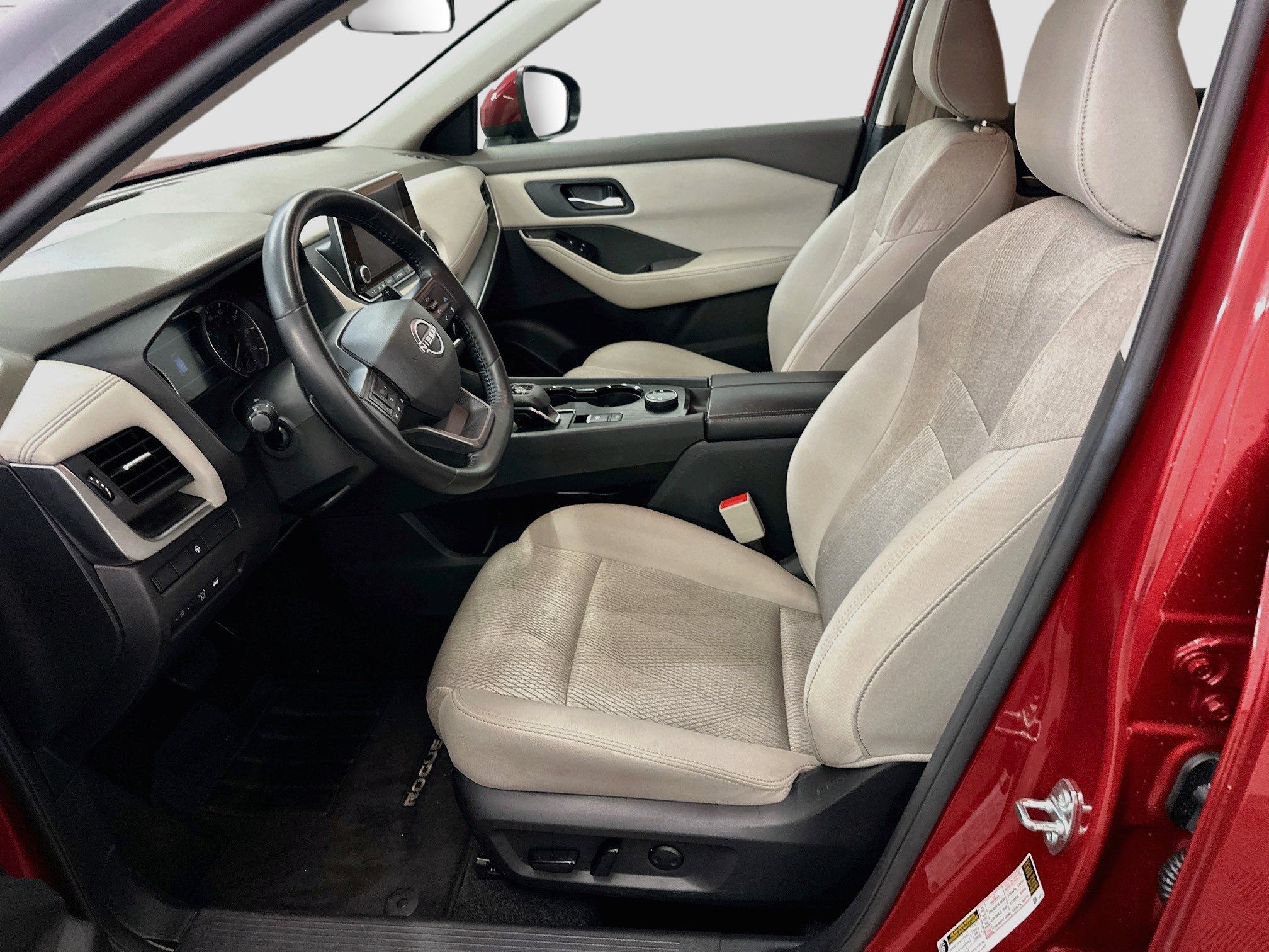 Used 2025 Nissan Rogue SV AWD/4WD image 13