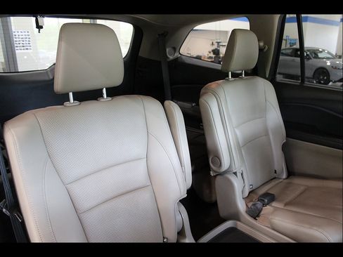 Used 2016 Honda Pilot Elite image 21