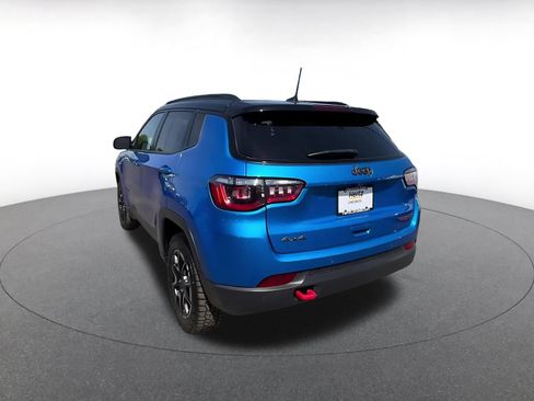 Used 2025 Jeep Compass Trailhawk AWD/4WD image 11