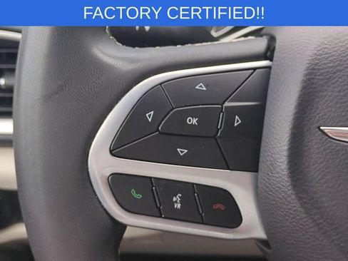 Certified 2023 Chrysler Pacifica Touring-L FWD image 19