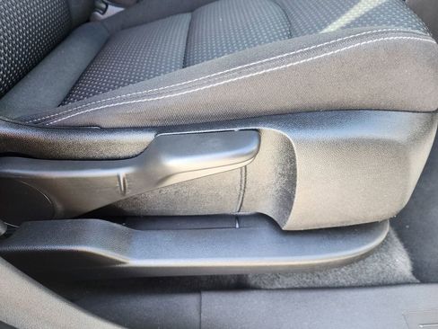 Used 2023 GMC Terrain SLE w/ Driver Convenience Package image 21