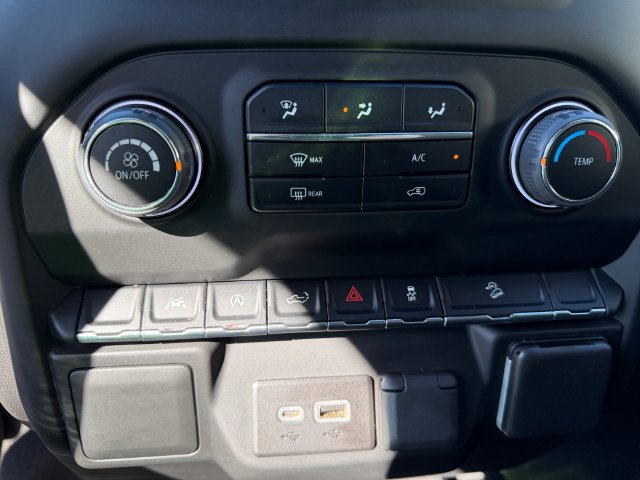 Used 2022 Chevrolet Silverado 1500 Custom Trail Boss w/ LPO, Dark Essentials Package AWD/4WD image 17