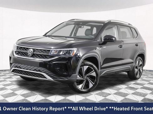 Used 2023 Volkswagen Taos SE w/ Panoramic Sunroof Package AWD/4WD image 2