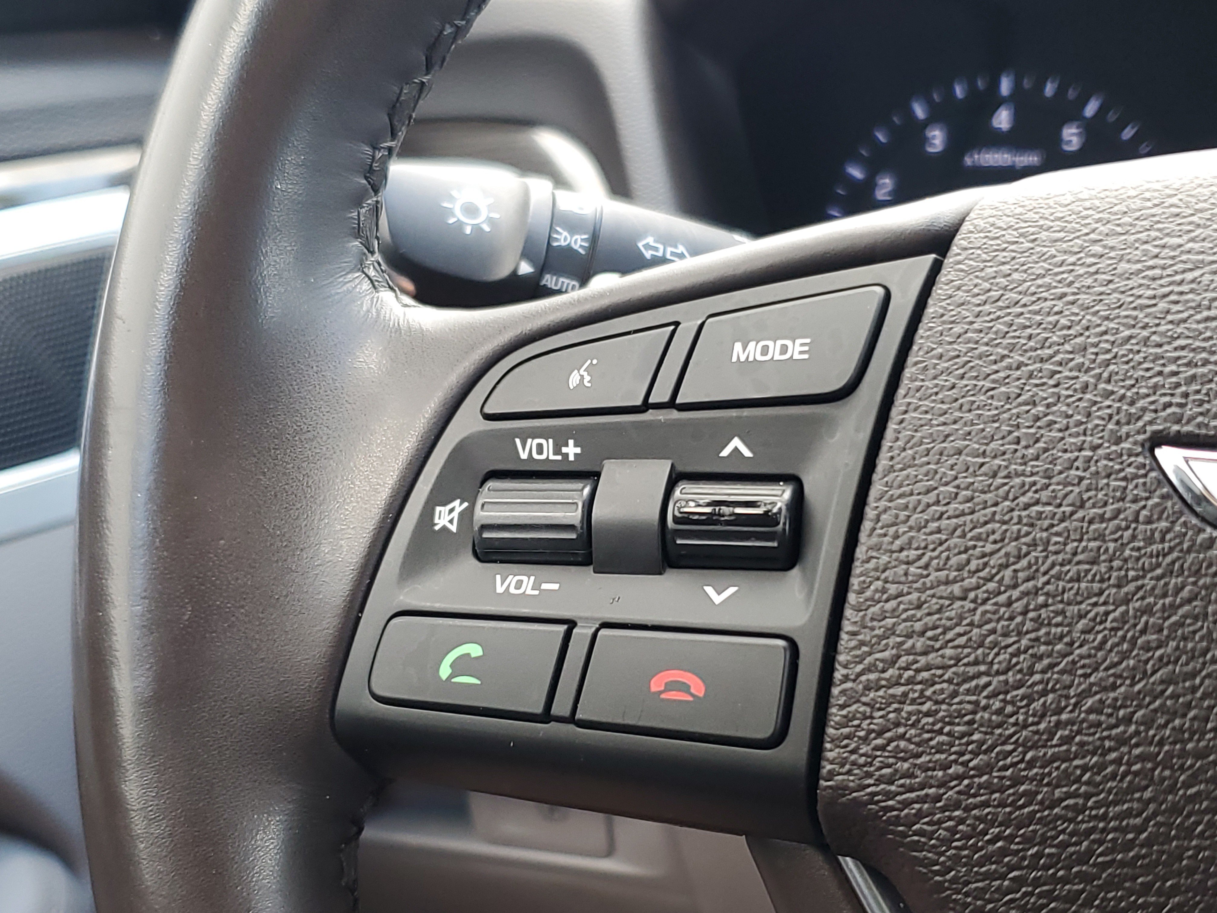 Used 2018 Genesis G80 3.8 RWD image 22