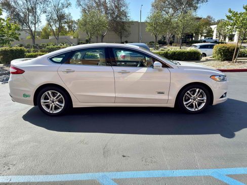 Used 2016 Ford Fusion Energi Titanium w/ Driver Assist Package FWD image 7