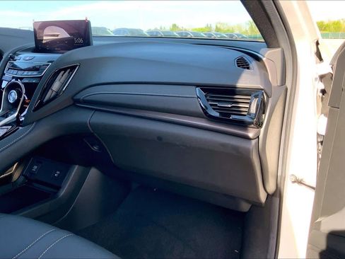 Used 2025 Acura RDX SH-AWD image 18