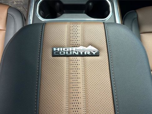 Used 2026 Chevrolet Silverado 2500 High Country w/ Technology Package AWD/4WD image 31